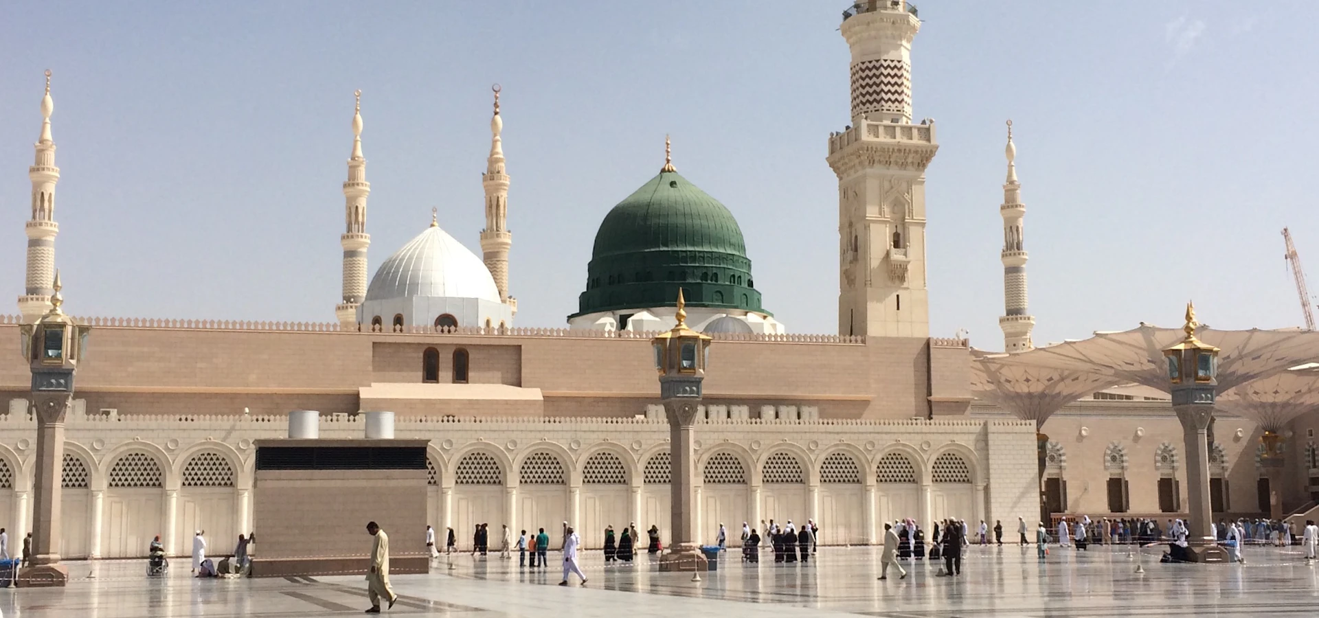 Masjid an-Nabawi with the green dome in Madinah